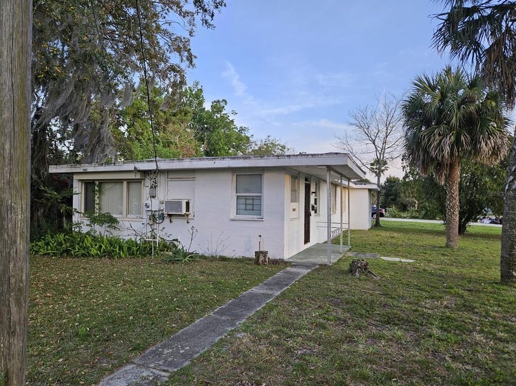 1147 Holly Ave, Daytona Beach, FL 32117