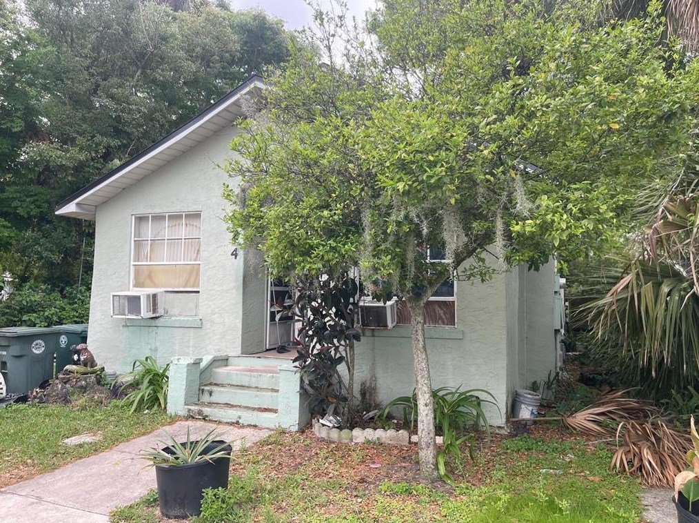 824 Mulberry St, Daytona Beach, FL 32114-2173