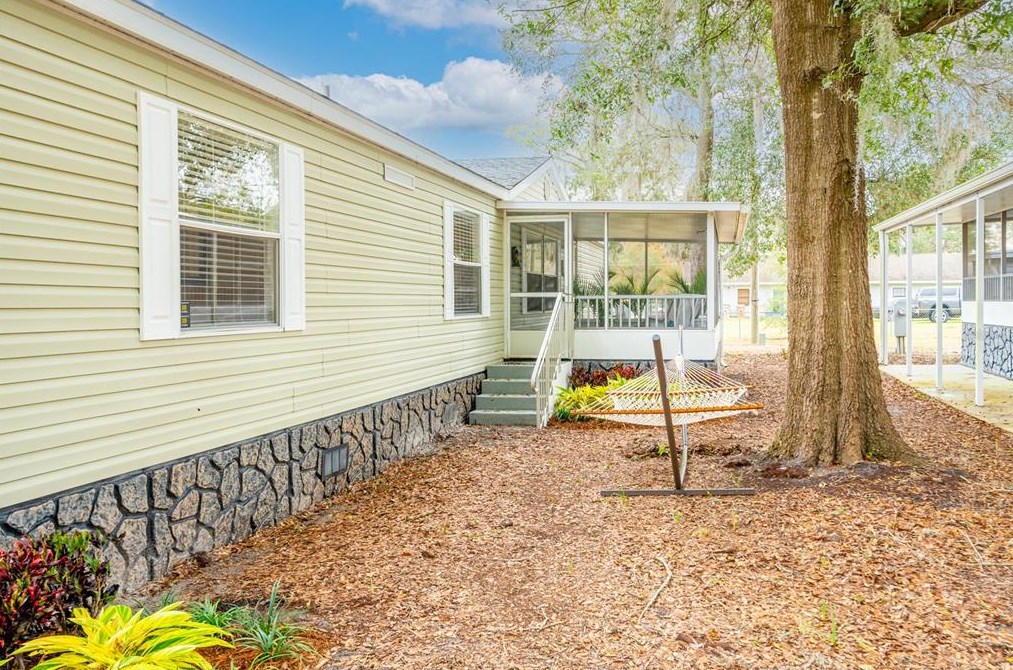 2428 Sunrise Blvd, Mount Dora, FL 32757-8902