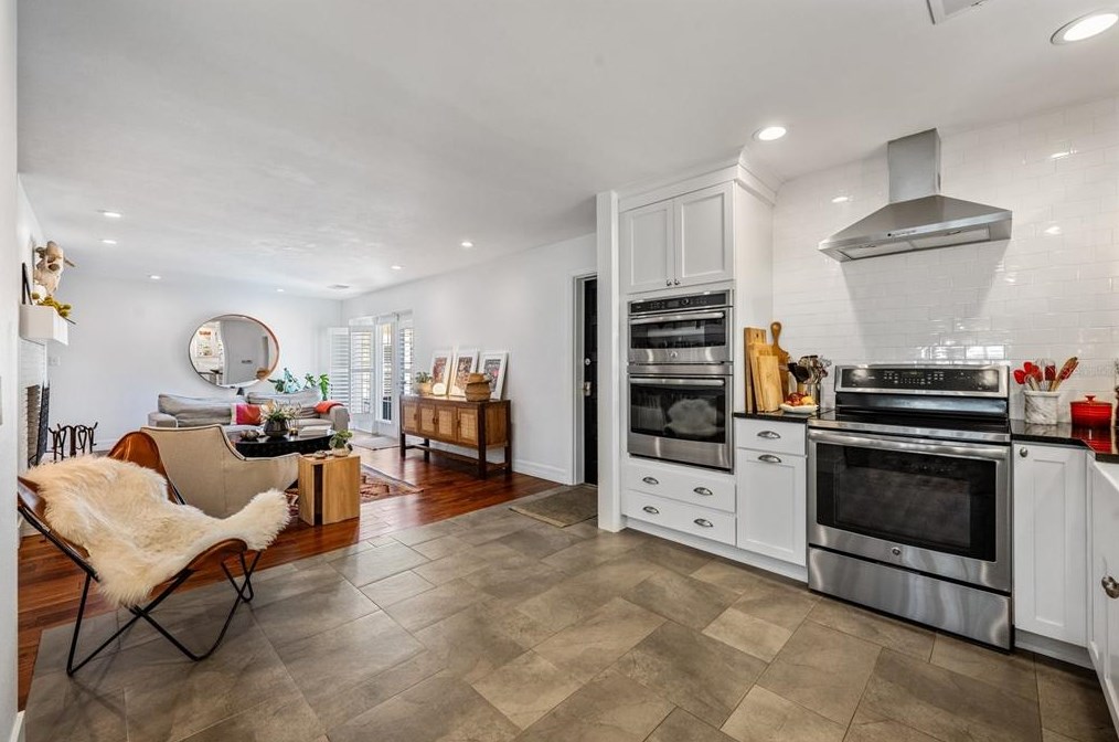 2498 Whitehall Cir, Winter Park FL  32792-4771 exterior