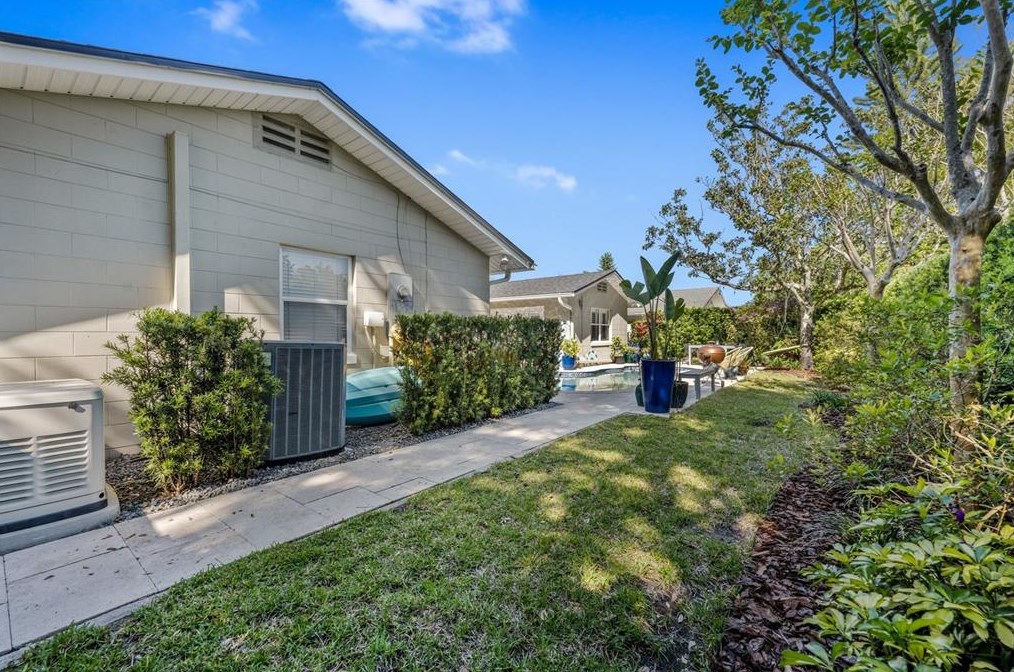 2498 Whitehall Cir, Winter Park FL  32792-4771 exterior