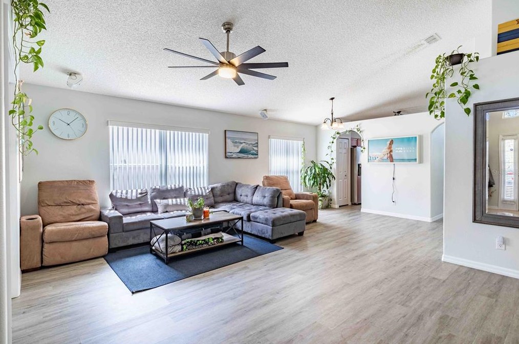 14524 Lisalynne Ct, Orlando, FL 32826-5319