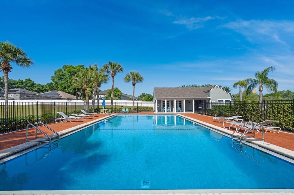 205 Dorchester Sq, Lake Mary FL  32746-4216 exterior