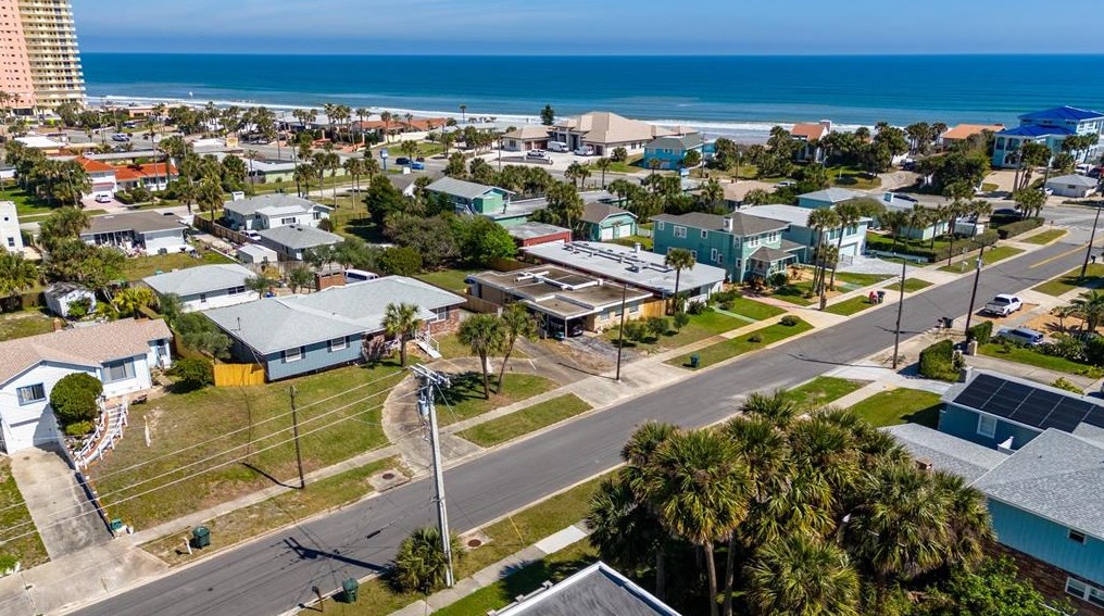 441 Seaview Ave, Daytona Beach FL  32118-3431 exterior