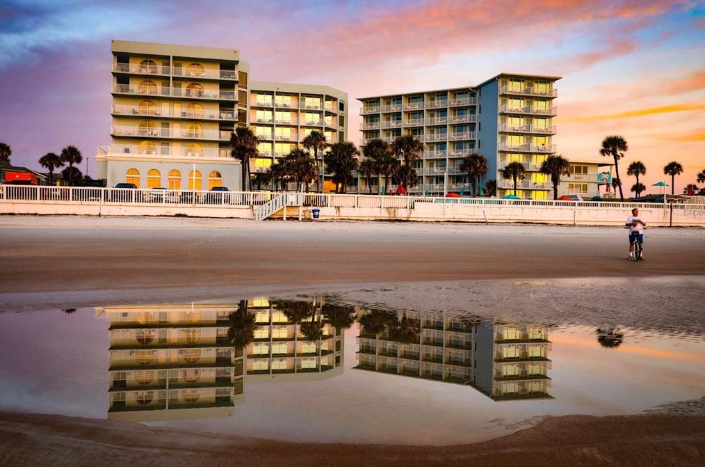 441 Seaview Ave, Daytona Beach FL  32118-3431 exterior