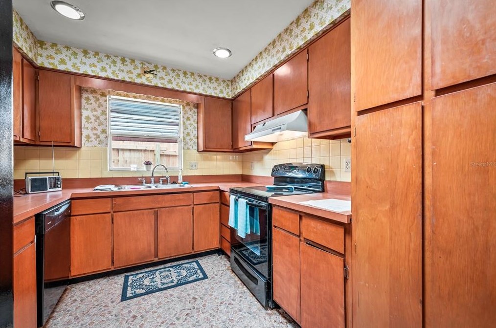 441 Seaview Ave, Daytona Beach FL  32118-3431 exterior