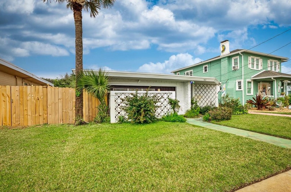 441 Seaview Ave, Daytona Beach FL  32118-3430 exterior