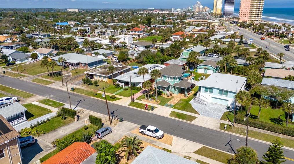 441 Seaview Ave, Daytona Beach FL  32118-3431 exterior