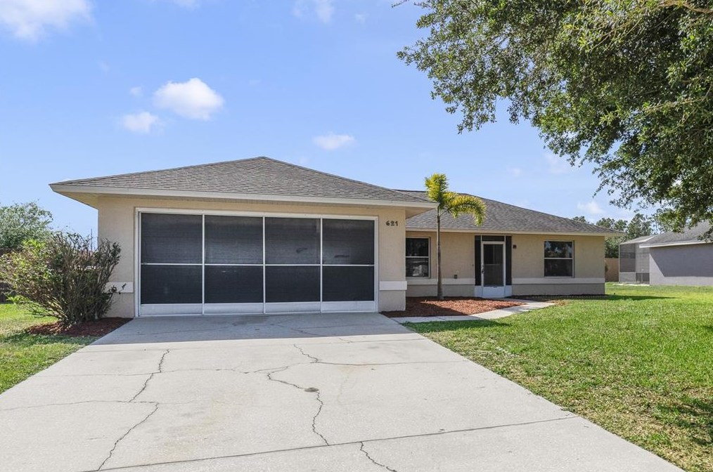 621 Via Del Sol Dr, Davenport, FL 33896