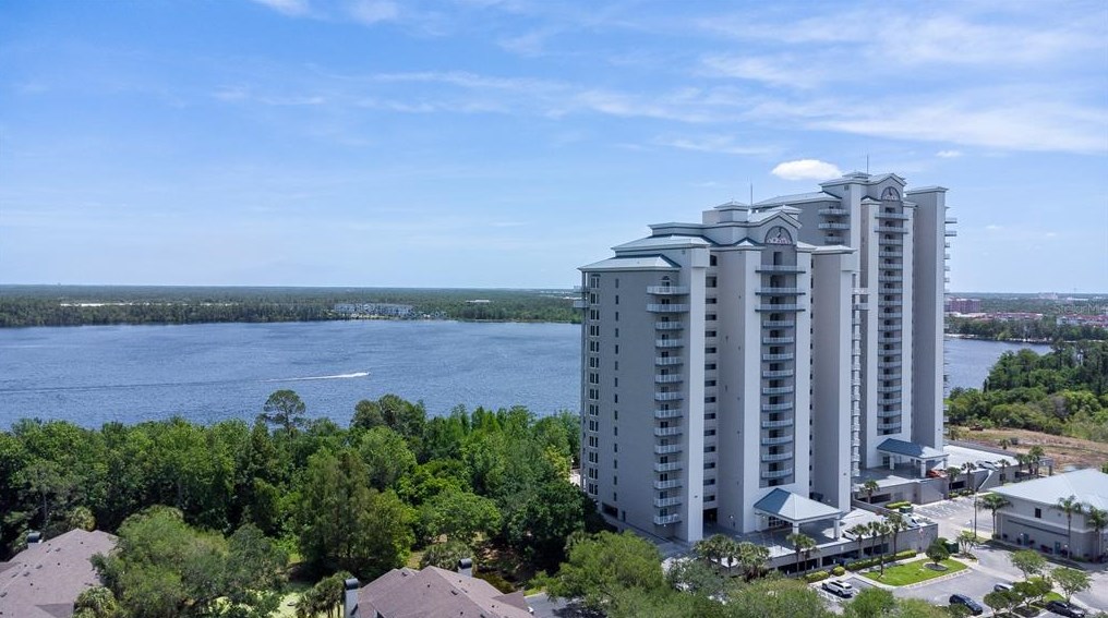 13415 Blue Heron Beach Dr, Orlando, FL 32821-6306