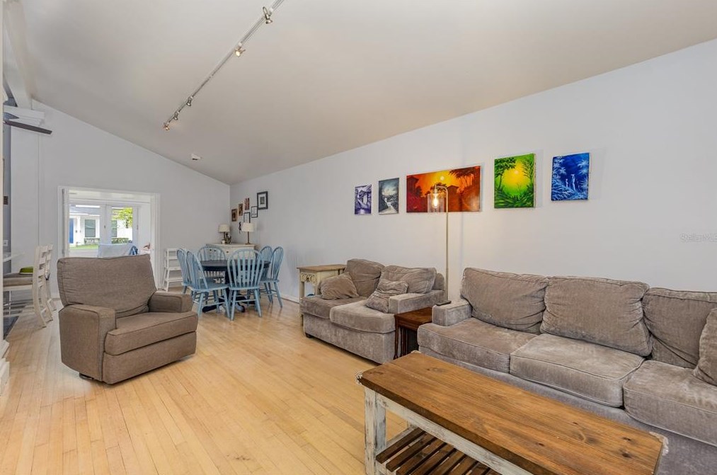 2422 Musselwhite Ave, Orlando FL  32804-5014 exterior