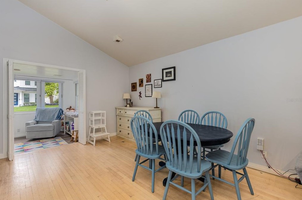 2422 Musselwhite Ave, Orlando FL  32804-5014 exterior