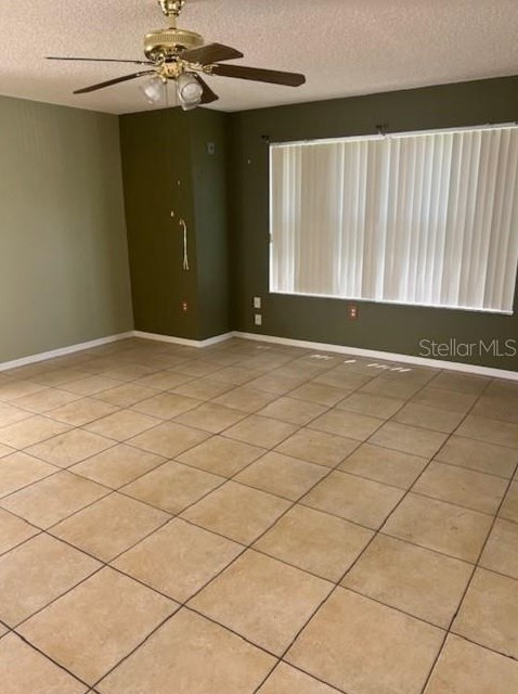 2919 Fox Squirrel Dr, Kissimmee, FL 34741-3732