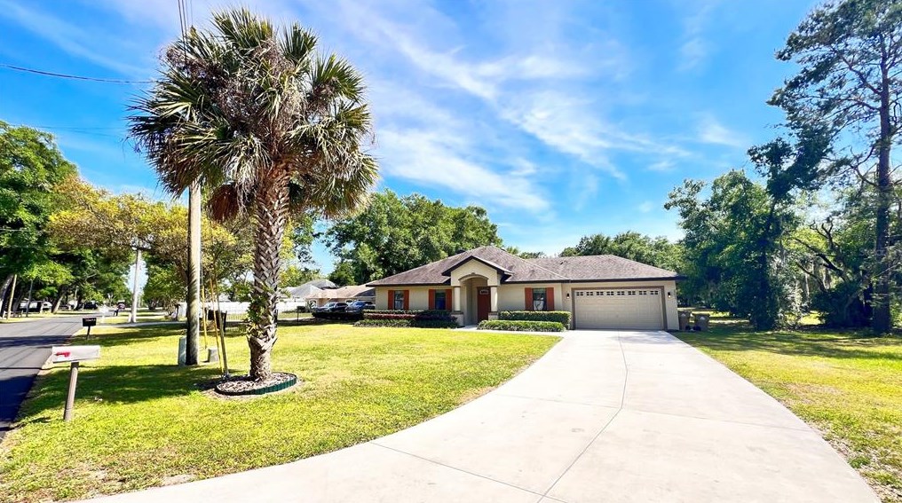 25644 Timuquana Dr, Mount Plymouth, FL 32776