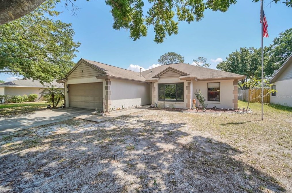 78 Lake Daisy Blvd, Winter Haven, FL 33884