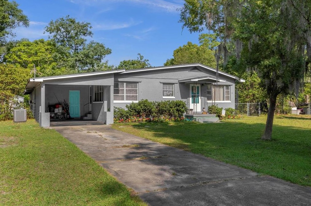 625 Thorpe Ave, Orange City, FL 32763-4933