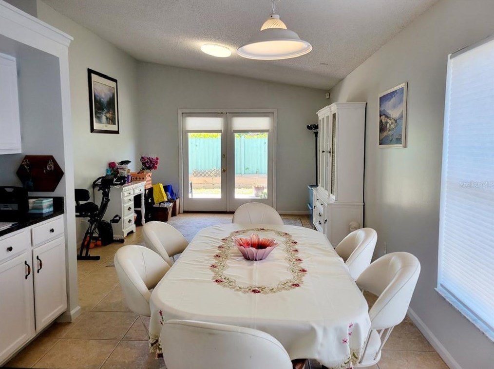 1808 Concord Dr, Apopka FL  32703-7682 exterior