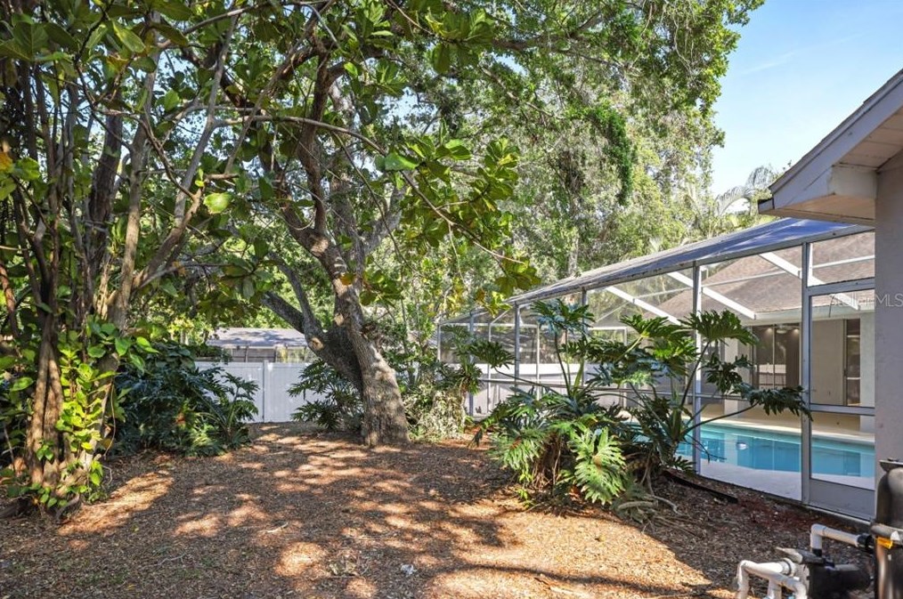 13847 Oak Forest Blvd, Largo FL  33776-3416 exterior