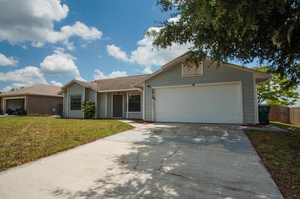 2919 Chalmer St, Deltona, FL 32738-1372