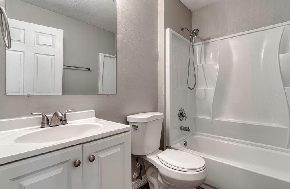 4208 Boca Woods Dr, Orlando FL  32826-2610 exterior