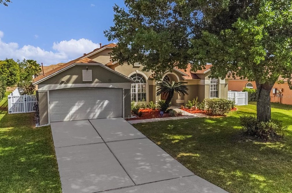 419 Loma Del Sol Dr, Davenport, FL 33896-6527
