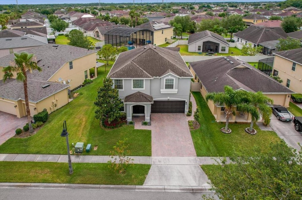 1215 Sawgrass Pointe Dr, Orlando, FL 32824-4875