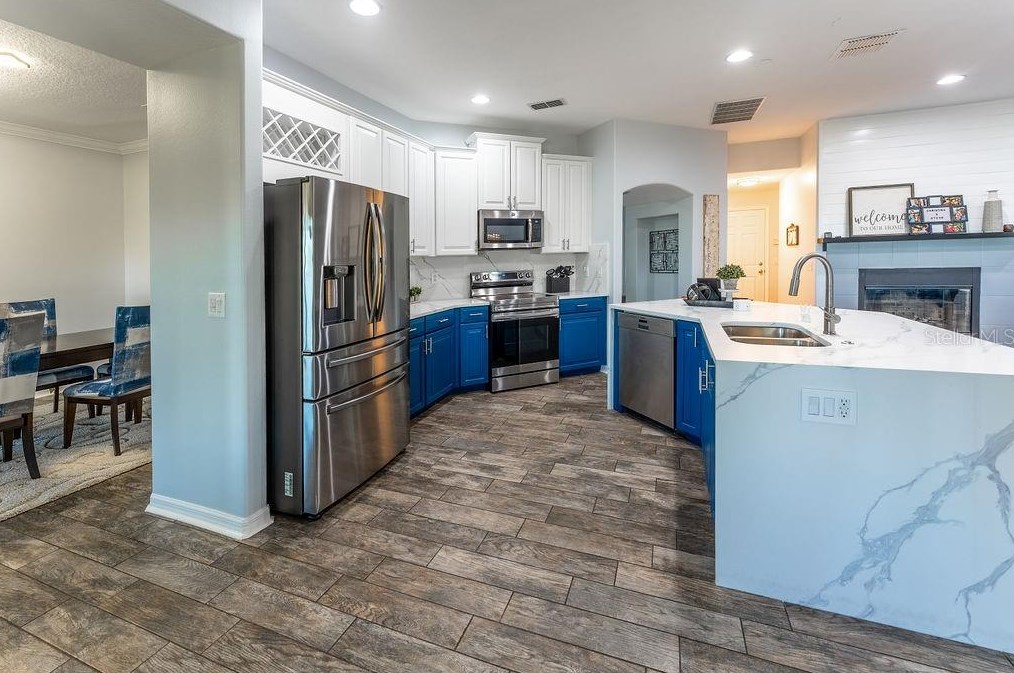 2369 Home Again Rd, Apopka FL  32712-6458 exterior