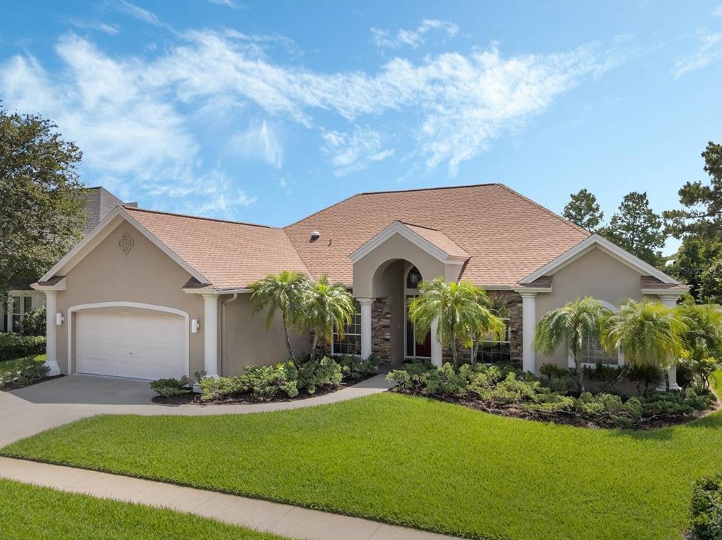 1560 Edgewater Dr, Mount Dora, FL 32757