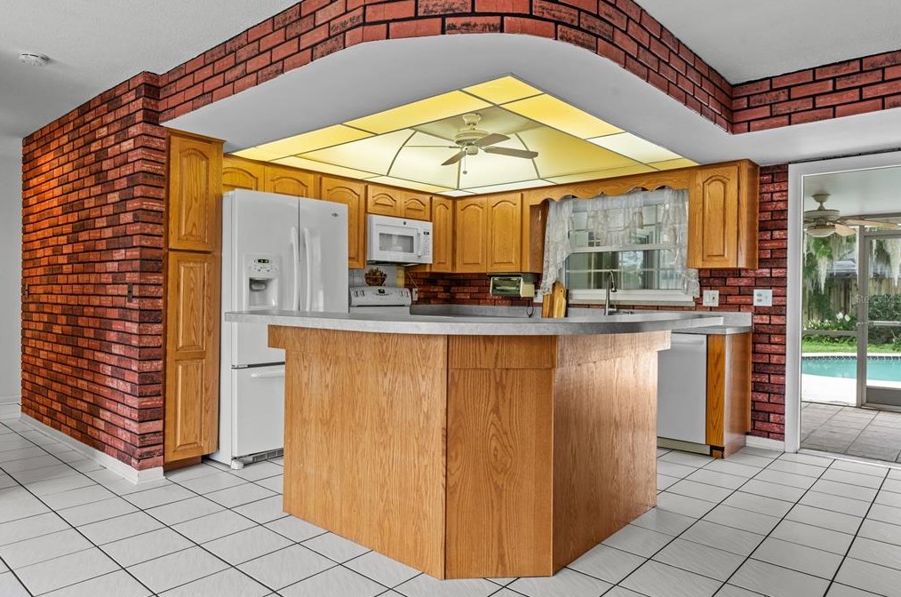 526 Parkwood Ct, Altamonte Springs FL 32714 exterior