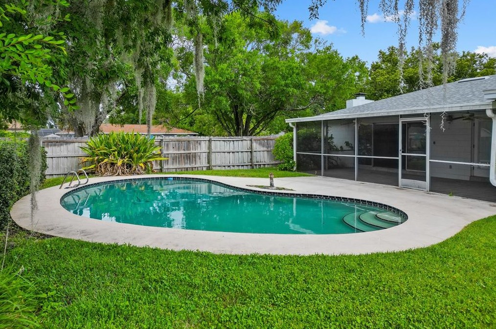 526 Parkwood Ct, Altamonte Springs FL 32714 exterior