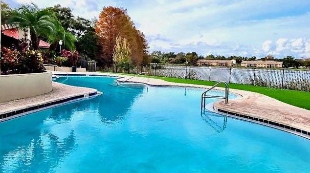 216 Afton Sq, Altamonte Springs FL  32714-3834 exterior