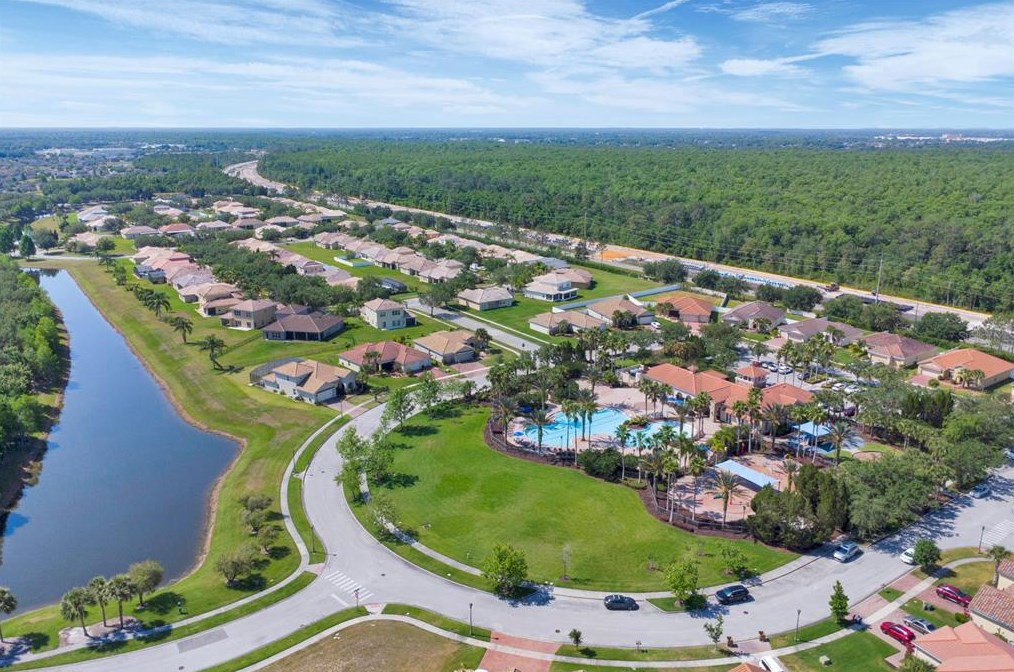 3844 Gulf Shore Cir, Kissimmee FL  34746-1818 exterior