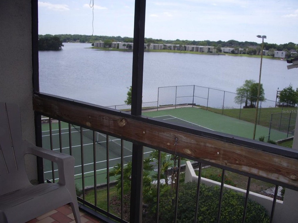 618 Orange Dr #212, Altamonte Springs, FL 32701