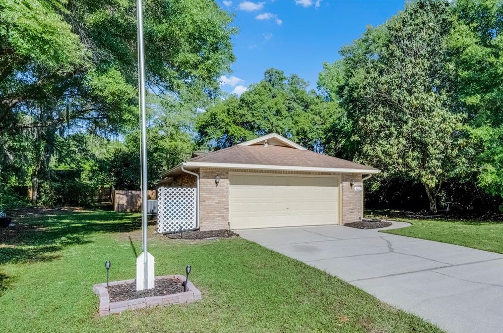 2712 Concord Rd, Deland, FL 32720-1406