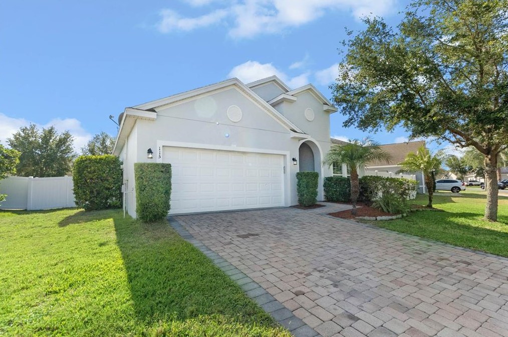 115 Lake Davenport Cir, Davenport, FL 33837