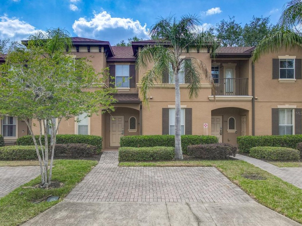 215 Cambria Ave, Davenport, FL 33897