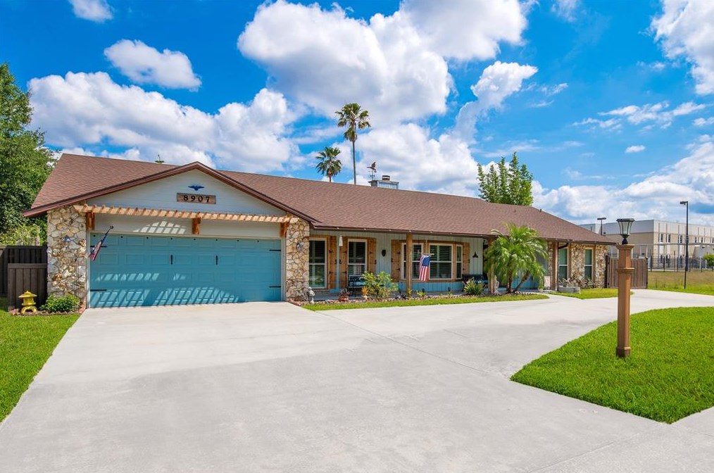 8907 Oriente St, Orlando, FL 32825