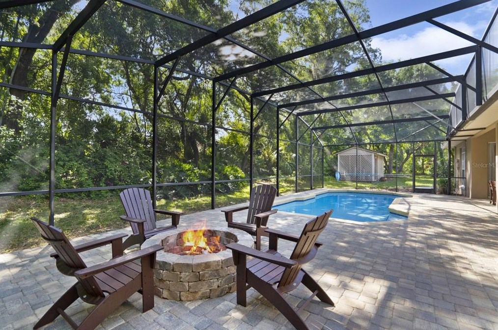125 River Oaks Cir, Sanford, FL 32771-9320