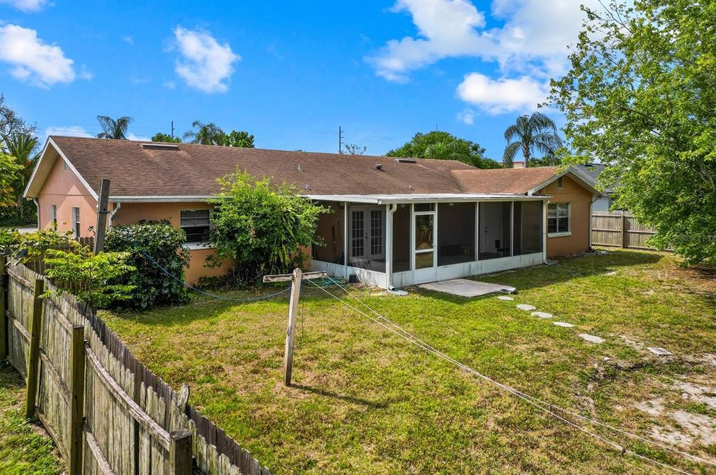 812 Yellowbird Ave, Deltona FL  32725-7425 exterior