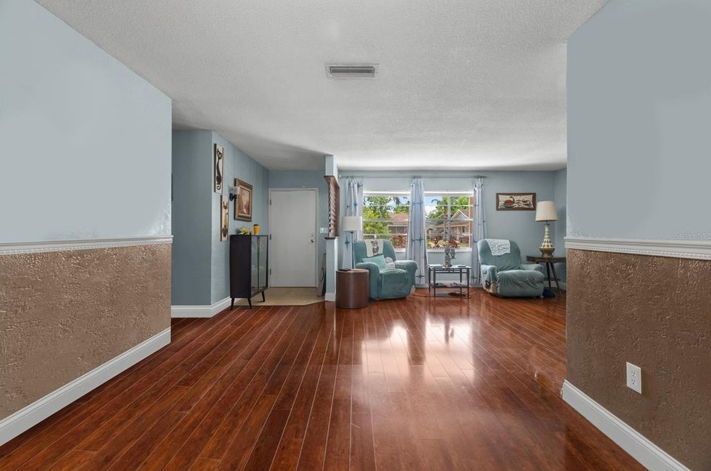 812 Yellowbird Ave, Deltona FL  32725-7425 exterior