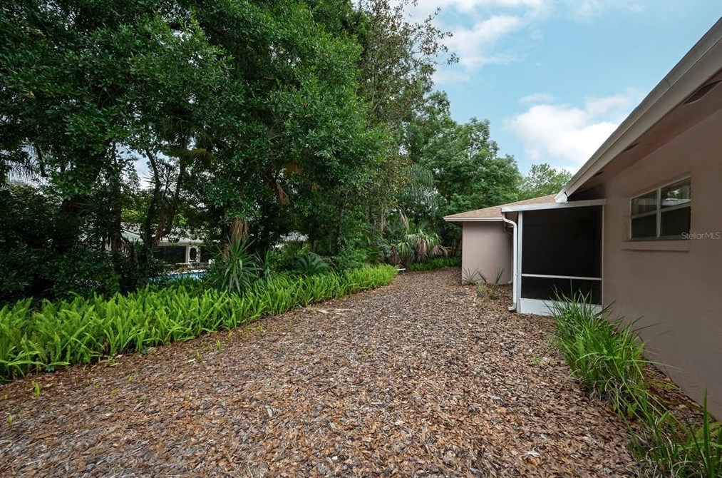 111 Eastern Frk, Longwood FL  32750-2781 exterior