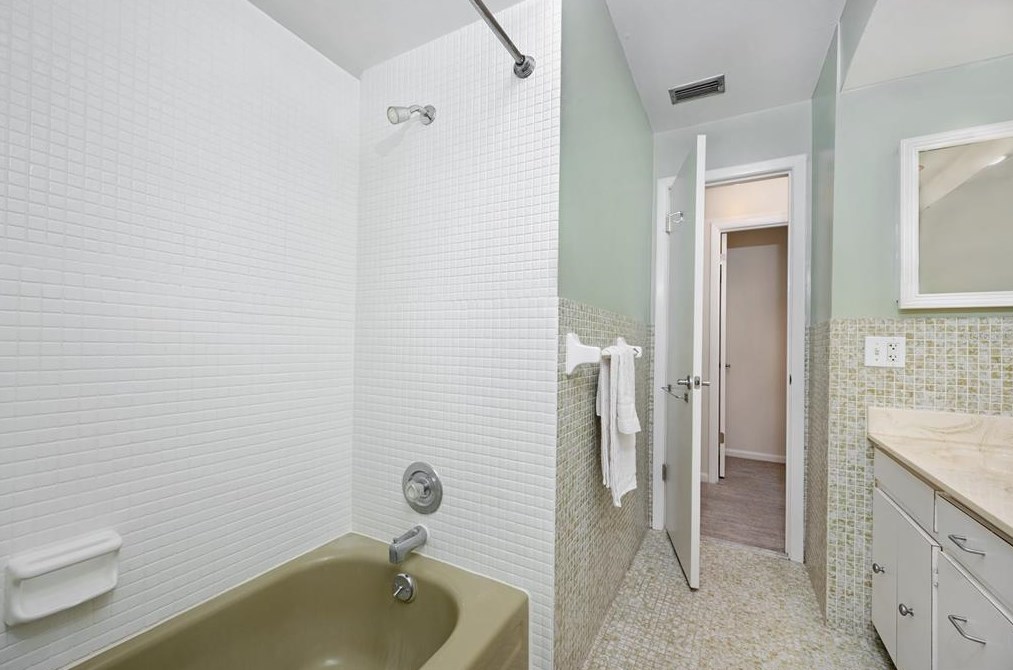 111 Eastern Frk, Longwood FL  32750-2781 exterior