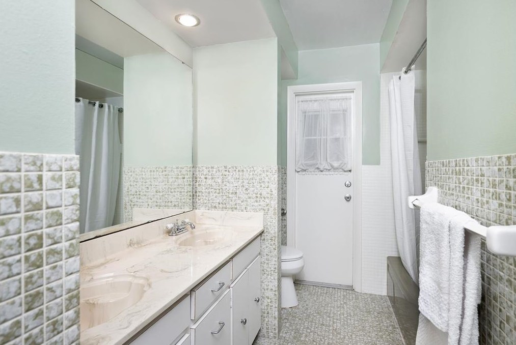 111 Eastern Frk, Longwood FL  32750-2781 exterior