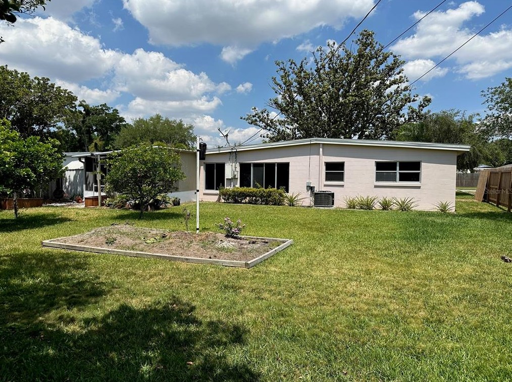 3224 Carnine Dr, Orlando, FL 32806-7428