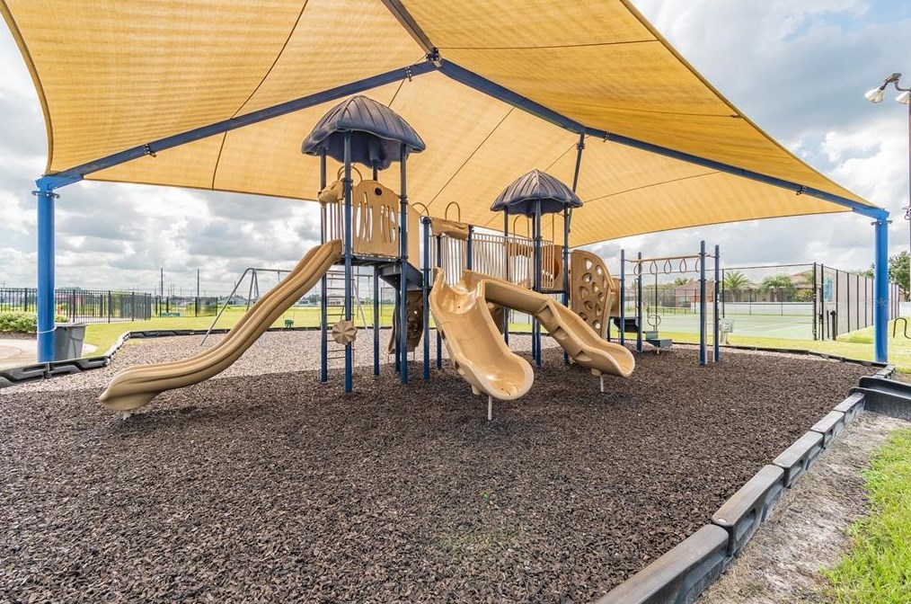 2107 Colville Chase Dr, Ruskin FL  33570-6306 exterior