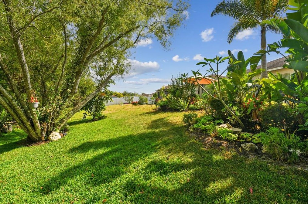 2107 Colville Chase Dr, Ruskin FL  33570-6306 exterior