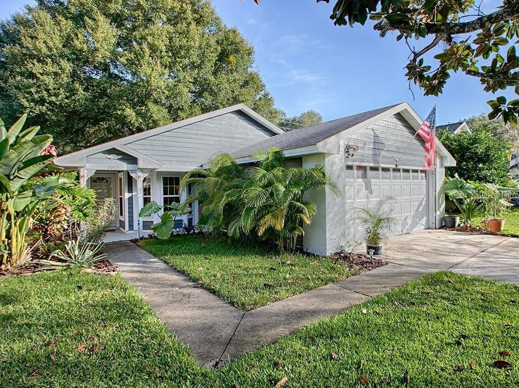 2013 Donnelly Pl, Mount Dora, FL 32757-2836
