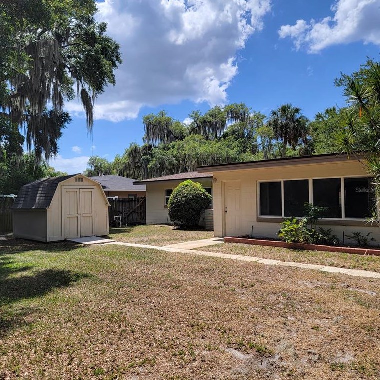1322 Lakeshore Blvd, Tavares, FL 32778