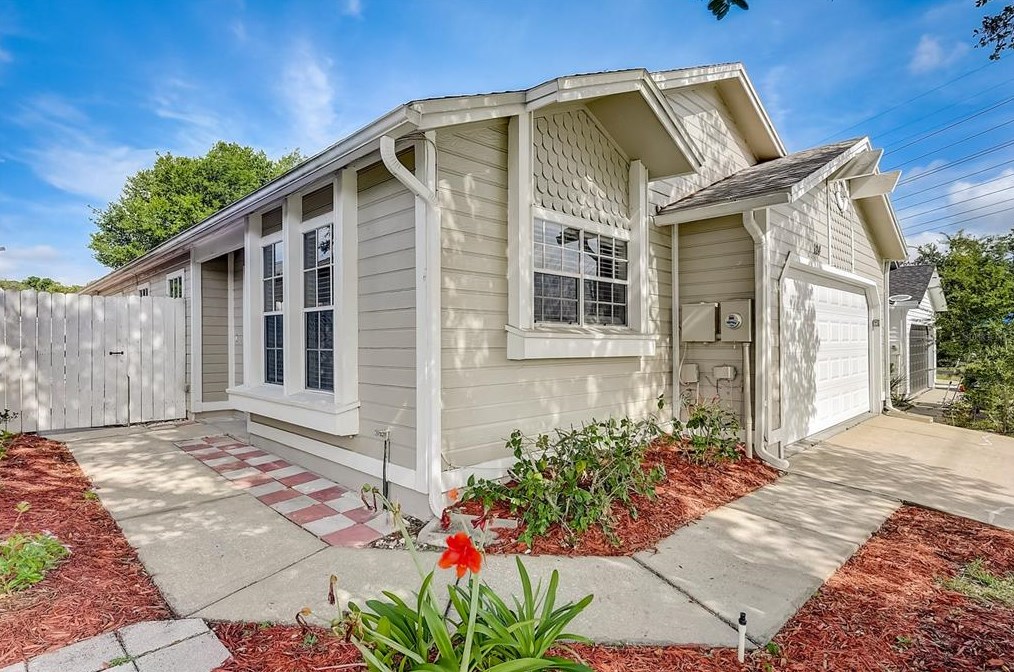 124 Lamplighter Dr, Sanford, FL 32771