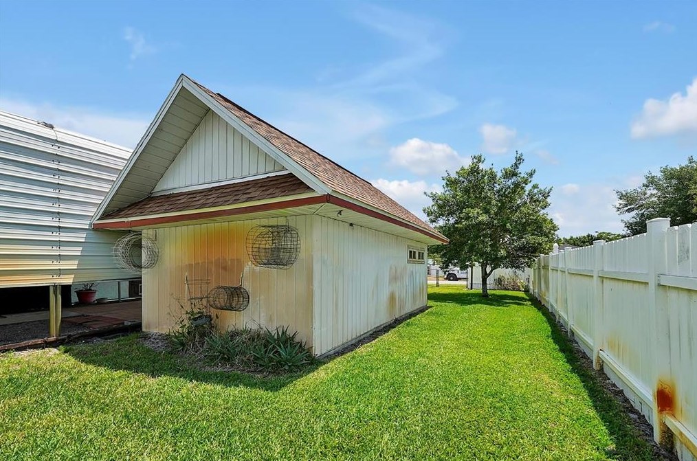 1333 Clayton Dr, Deltona FL  32725-7453 exterior